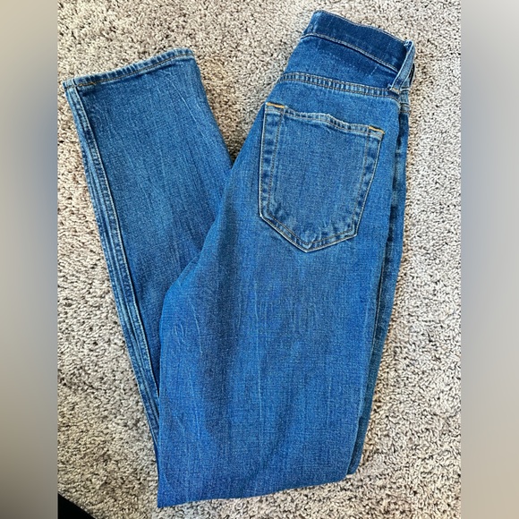 A&F Curve Love Ultra High Rise 90’s Slim Straight Jeans - Picture 4 of 4